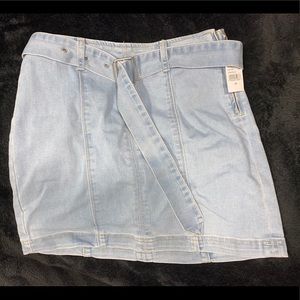 Belted jean skirt